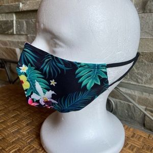 Face mask with 1 pm 2.5 filter